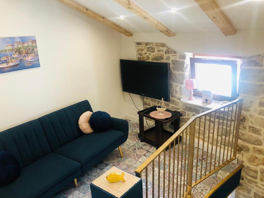 Istrian Stone House In The Heart Of The Beautiful Fishing Village Fazana - Only Few Steps From The Sea And The Wonderful Beach - Incl Plasma-Quad-Plus-Filter Against C O V I D Exteriér fotografie