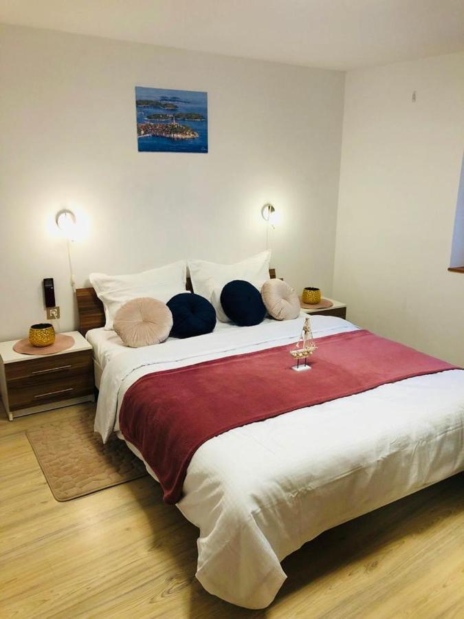 Istrian Stone House In The Heart Of The Beautiful Fishing Village Fazana - Only Few Steps From The Sea And The Wonderful Beach - Incl Plasma-Quad-Plus-Filter Against C O V I D Exteriér fotografie
